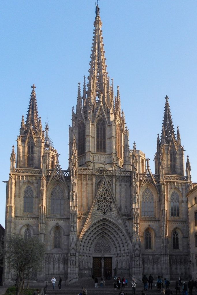 your essential travel guide to Barcelona