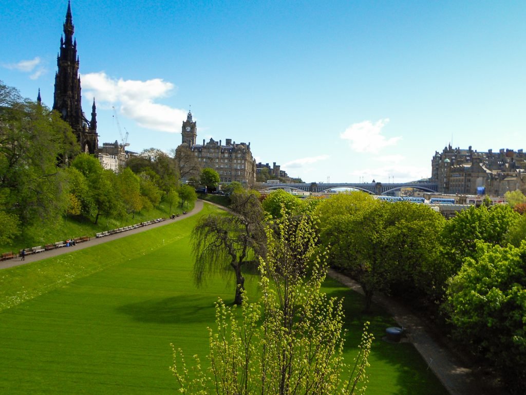 Edinburgh the ultimate guide