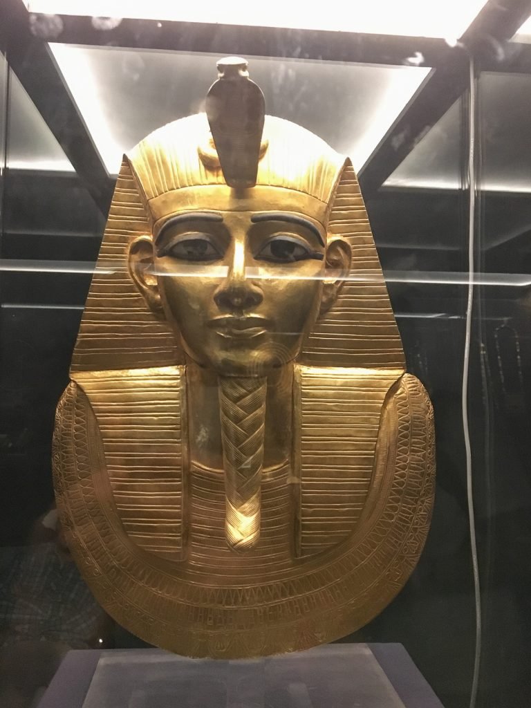 the mask of Tutankhamun